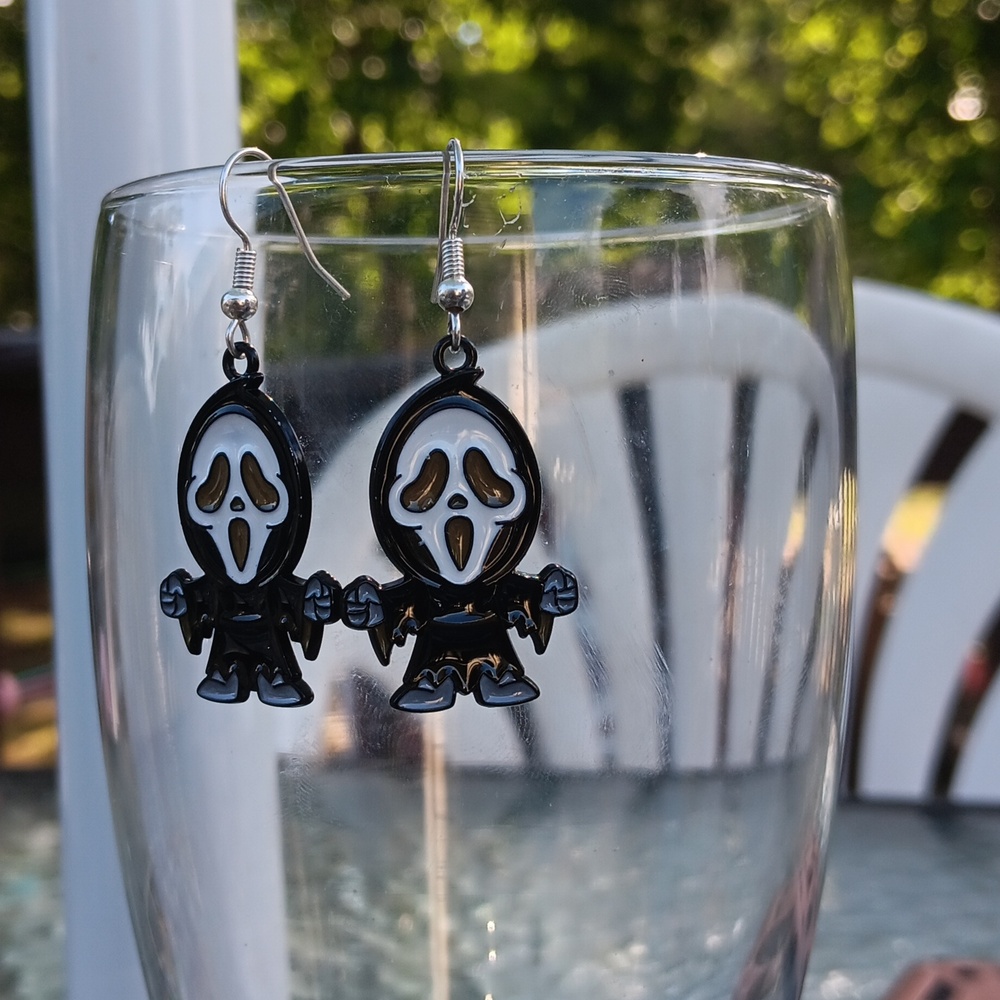Horror Movie Earrings - Picture 3 of 6